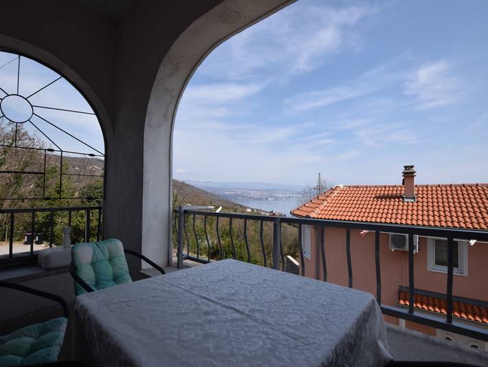 Ganze Wohnung, Komfortable Wohnung mit Terrasse und Meer view.Outdoor Küche für den Einsatz! in Icici, Primorje-Gorski Kotar