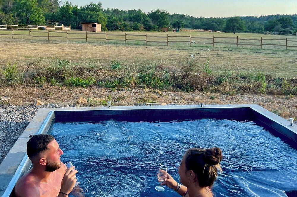 Appartement Indépendant Dans mas Provencal, Piscine/jacuzi in Aups, Brignoles region