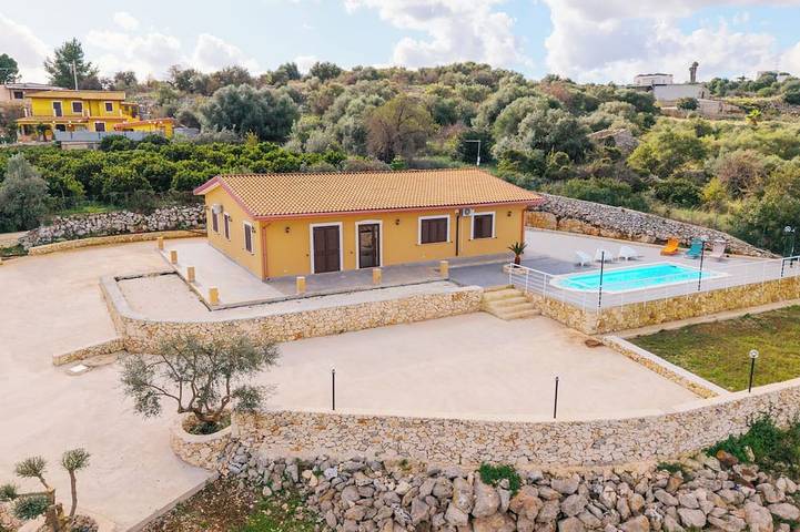 Villa pour 8 personnes, avec jardin à Floridia