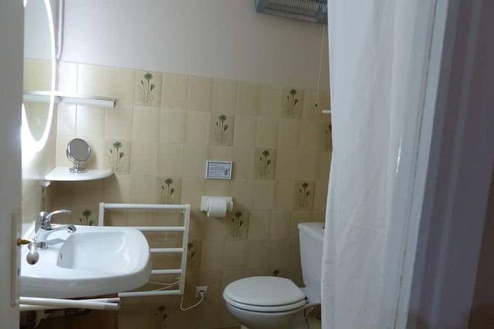 Gîte pour 2 personnes, avec jardin et terrasse à Lamothe-Montravel - 4