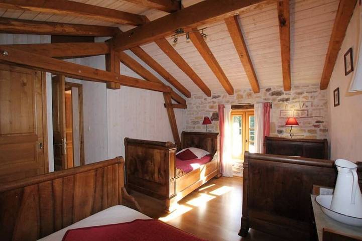 Gîte pour 10 personnes, avec jardin et terrasse à Biron - 3