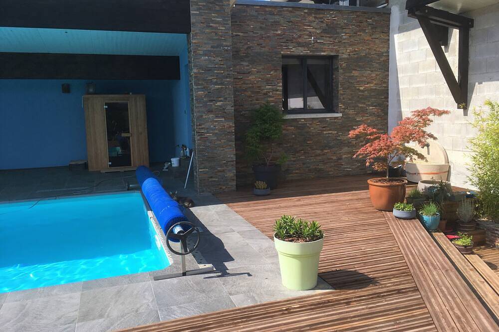 Gîte Ranch 38 m2 avec terrasse, piscine chauffée, Spa et sauna in Dampierre, Jura