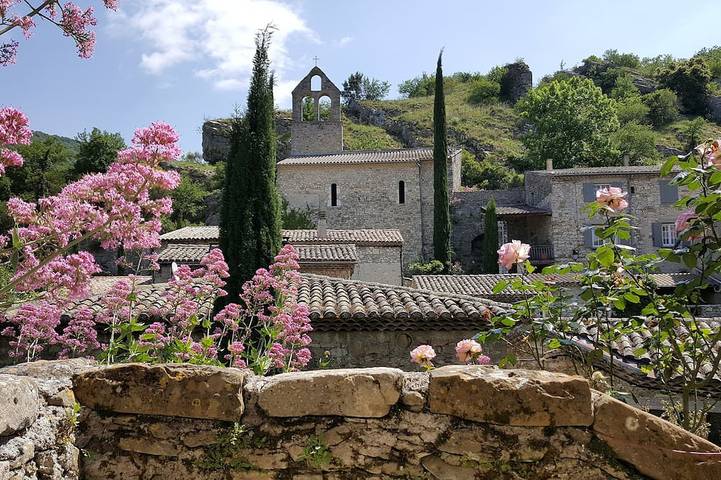 Gîte pour 6 personnes, avec terrasse à Rochebaudin