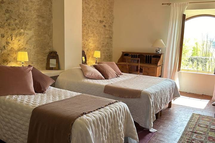 Michèle's house located in the heart of the village of Goult in Goult, Parque natural regional del Luberon