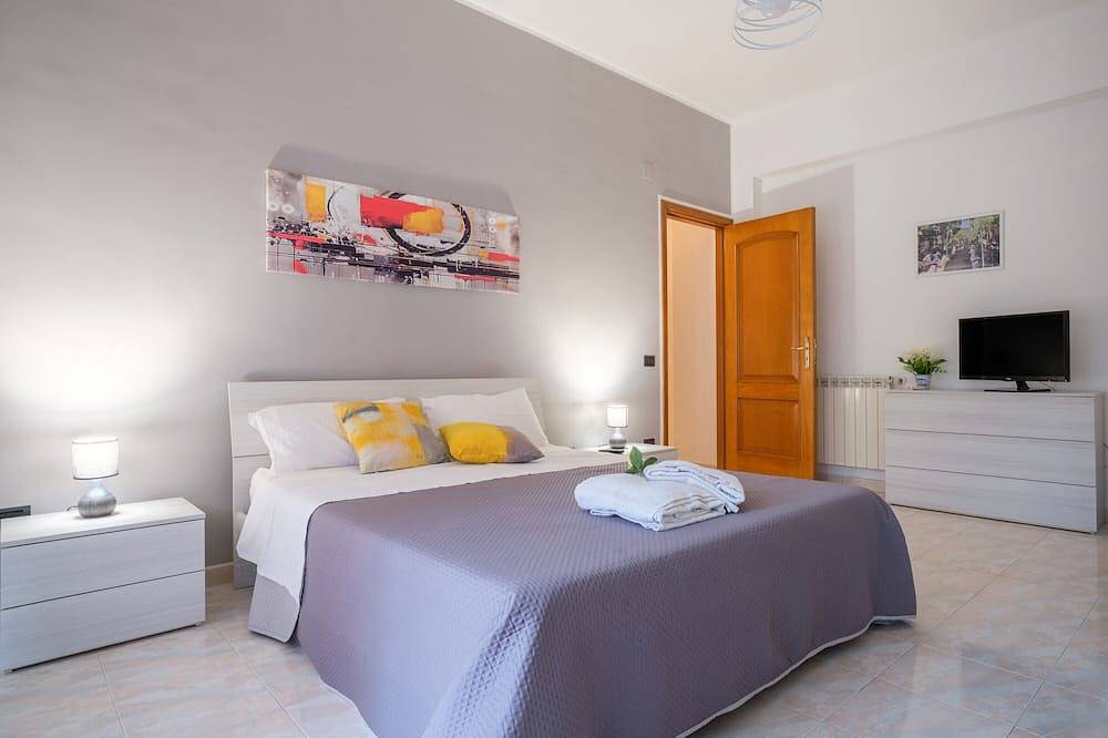 Apartamento entero, Apartamento 'Messina' con balcón, Wi-Fi y aire acondicionado in Minissale, Mesina