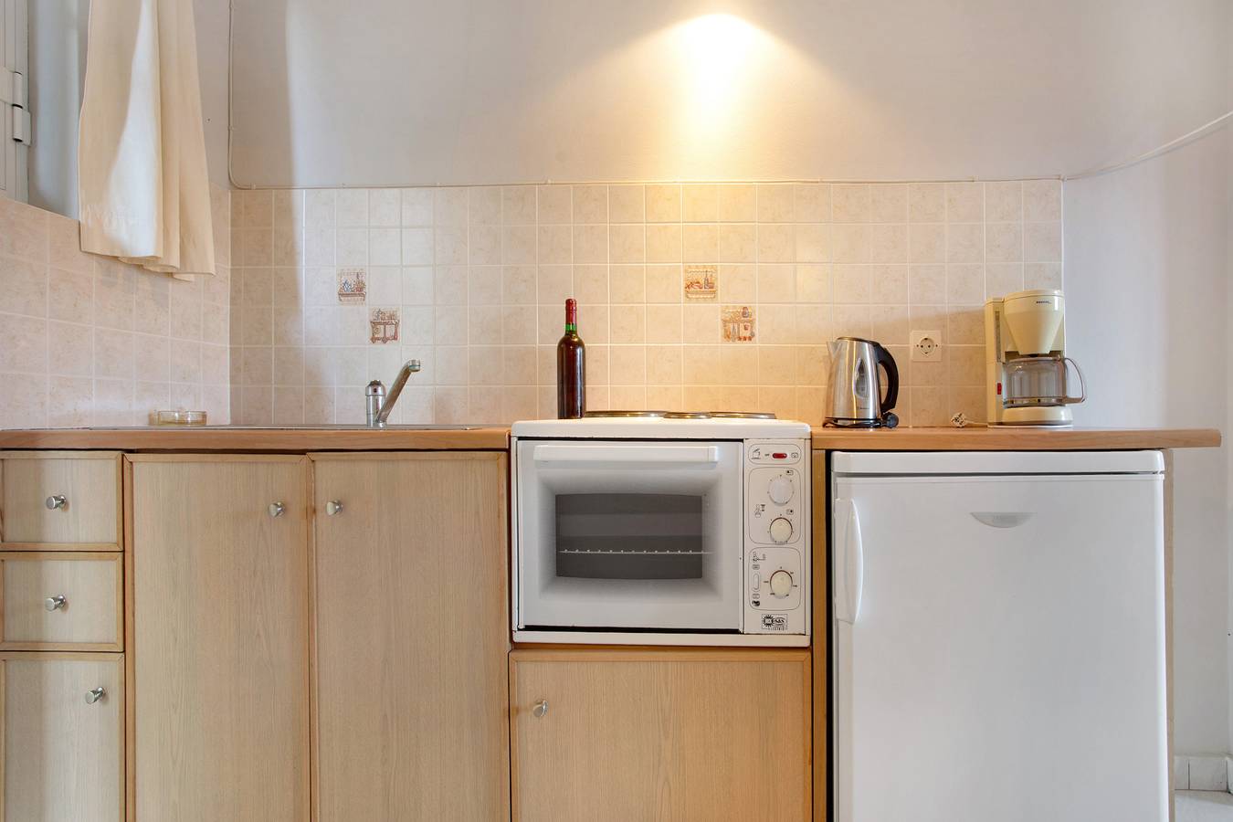 Ganzes Studio, Studio "Dolphin Studio Meerblick 10" mit Privatem Balkon, Gemeinschaftsgarten und Wlan in Keri, Laganas