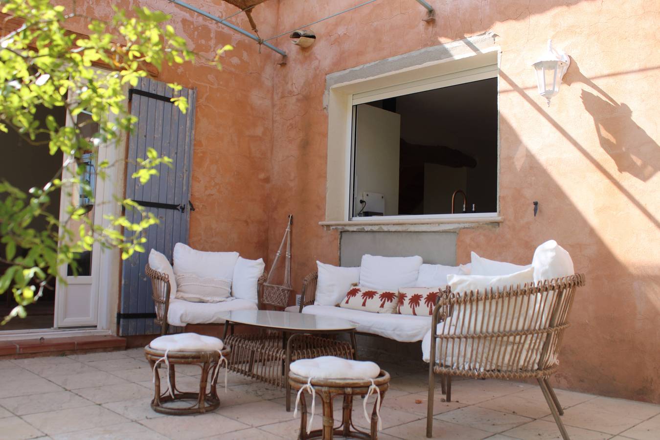 Gite familial Les 3 cyprès avec piscine in Séguret, Vaucluse