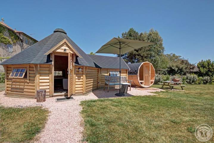 Chambre d’hôte pour 4 personnes, avec vue ainsi que sauna et terrasse dans la Loire - 2