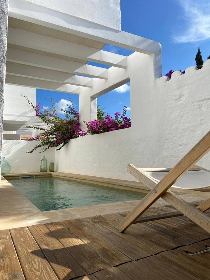 Hôtel pour 4 personnes, avec piscine ainsi que vue et jardin à Mercadal - 2