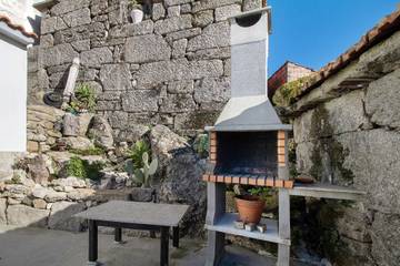 Vacation Rental for 6 Guests in Ruivães e Campos, Minho Province, Picture 1