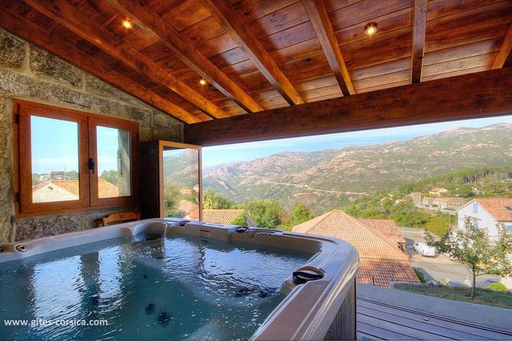 Chambre d’hôte pour 2 personnes, avec Terrasse ainsi que Jacuzzi et Jardin à Aullène