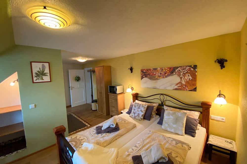 Geheel appartement, Studio Dornfelder with Moselle view in Cond, Cochem