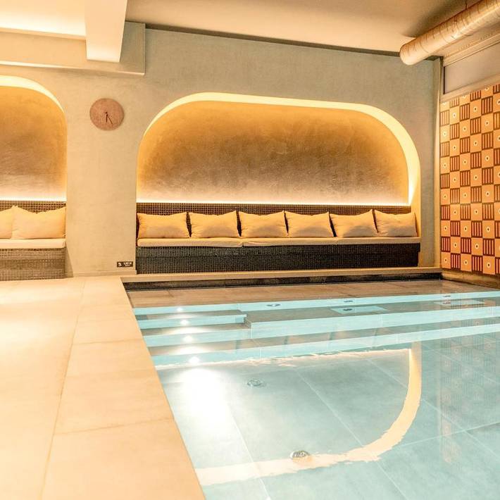 Hôtel pour 2 personnes, avec sauna ainsi que piscine et jardin, animaux acceptés
