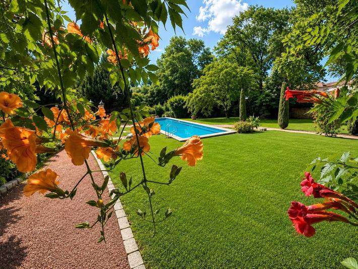 Location de vacances pour 5 personnes, avec jardin ainsi que piscine et vue dans Sèvremoine - 2