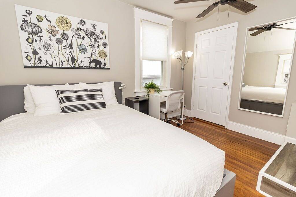 Cozy Riverfront Bungalow with Stunning Views in Kenton County