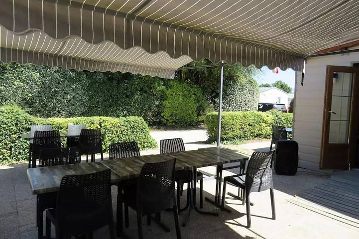 Maison de campagne pour 6 personnes, avec sauna ainsi que terrasse et piscine à Sallertaine