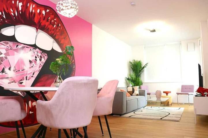 Ganze Wohnung, 1 Zimmer Apartment mit Blick auf die Stadt in Gmunden, Bezirk Gmunden