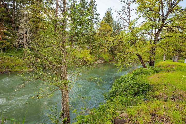 Vacation home for 6 people, with yard and terrace in Oregon