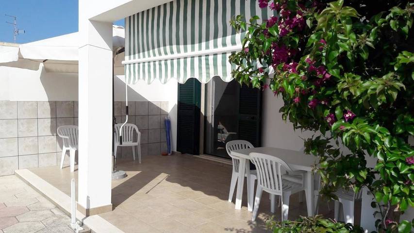 Location de vacances pour 5 personnes, avec jardin et vue, animaux acceptés à Torre Chianca - 2