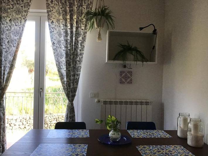 Casa vacanza per 6 persone, con panorama e giardino a Sant'Alfio