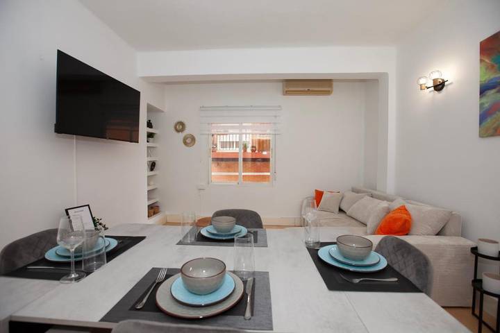 Apartamento para 5 personas, con Balcón además de Terraza y Vistas en Paterna