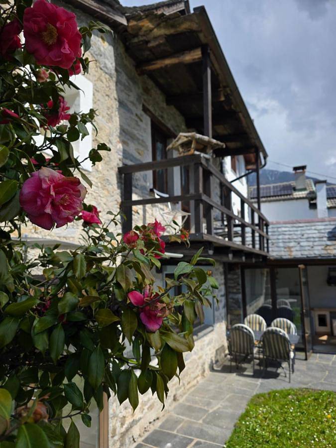 Ferienwohnung für 6 Personen, mit Balkon und Terrasse sowie Garten und Ausblick in Mergoscia