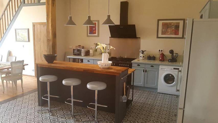 Location de vacances pour 6 personnes, avec jacuzzi et jardin, adapté aux familles à Cast - 3