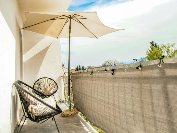 Ferienwohnung für 8 Personen, mit Balkon und Whirlpool sowie Terrasse und Garten an der Makarska Riviera - 3