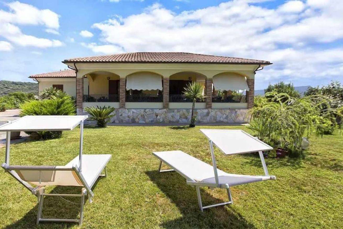 Alghero Villa Mistral, Terrasse, Bbq, A/C, Wifi in Alghero, Province de Sassari