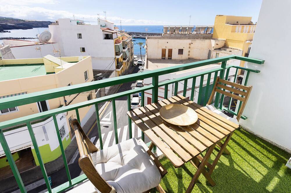 Entire apartment, Nice 2 bd apartment by the sea in Playa San Juan in Playa San Juan, Guía de Isora