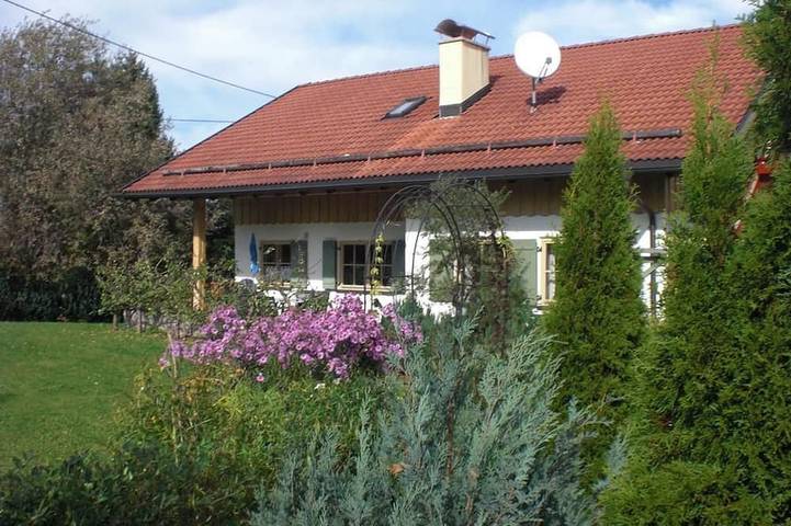 Ferienwohnung für 4 Personen, mit Terrasse und Garten sowie Sauna