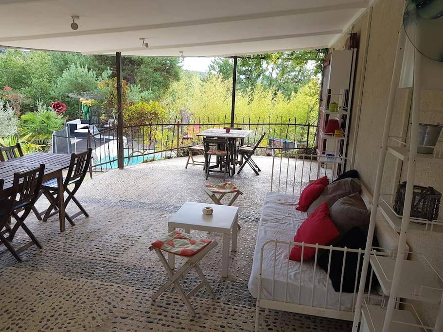 Villa forest home avec piscine dans les gorges du verdon en Provence in Quinson, Alpes-de-Haute-Provence