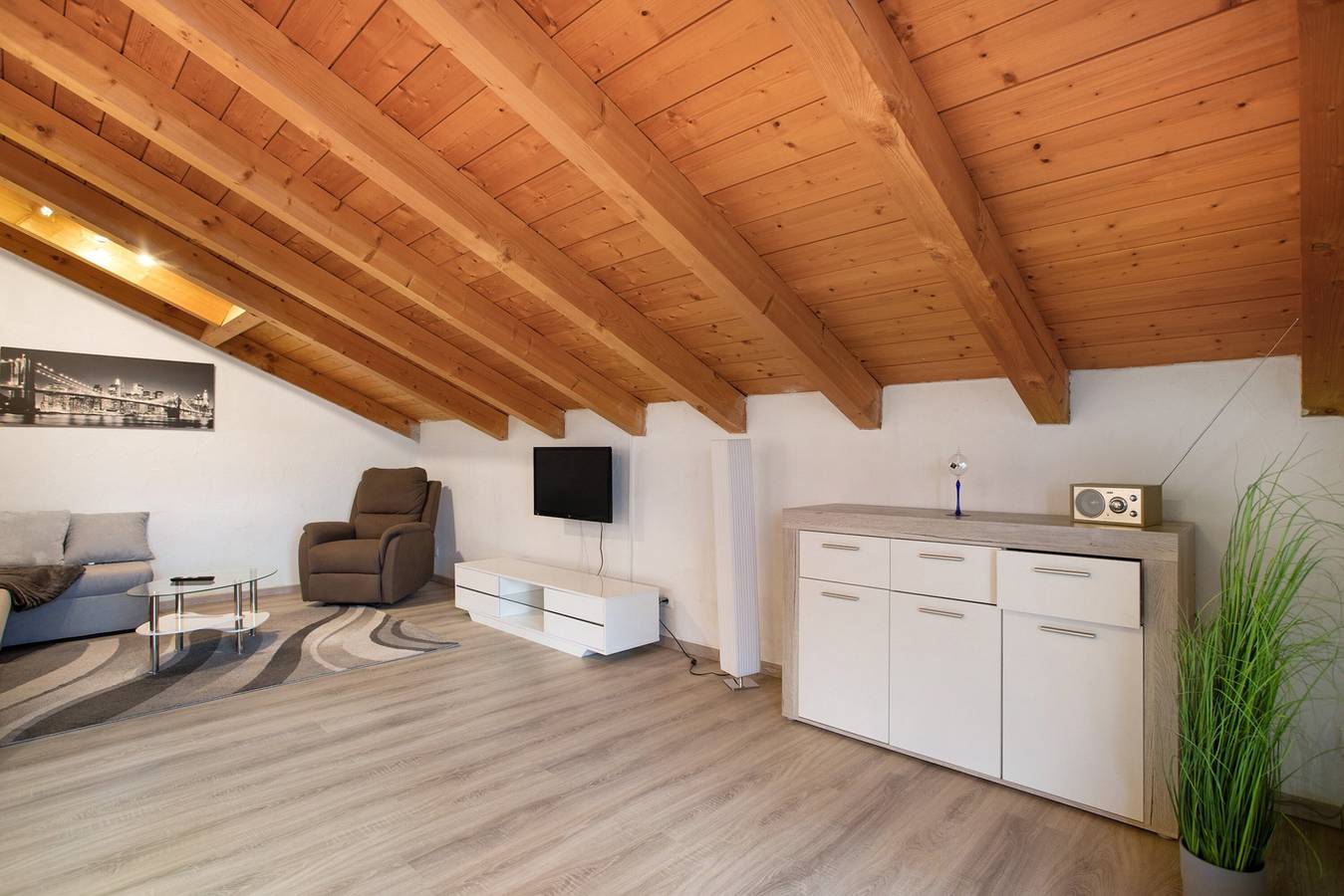 Apartamento entero, Apartamento 'Weitblick Grassau' con vistas a la montaña, balcón y Wi-Fi in Grassau, Lago Chiem