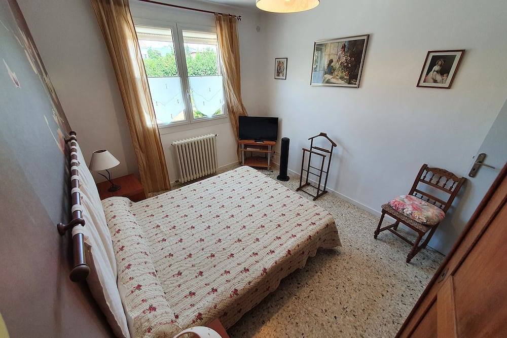 Rez villa  indép, pisc priv, calme parc arboré clos Six-Fours-Plage 83 in Six-Fours-les-Plages, Côte méditerranéenne (France)