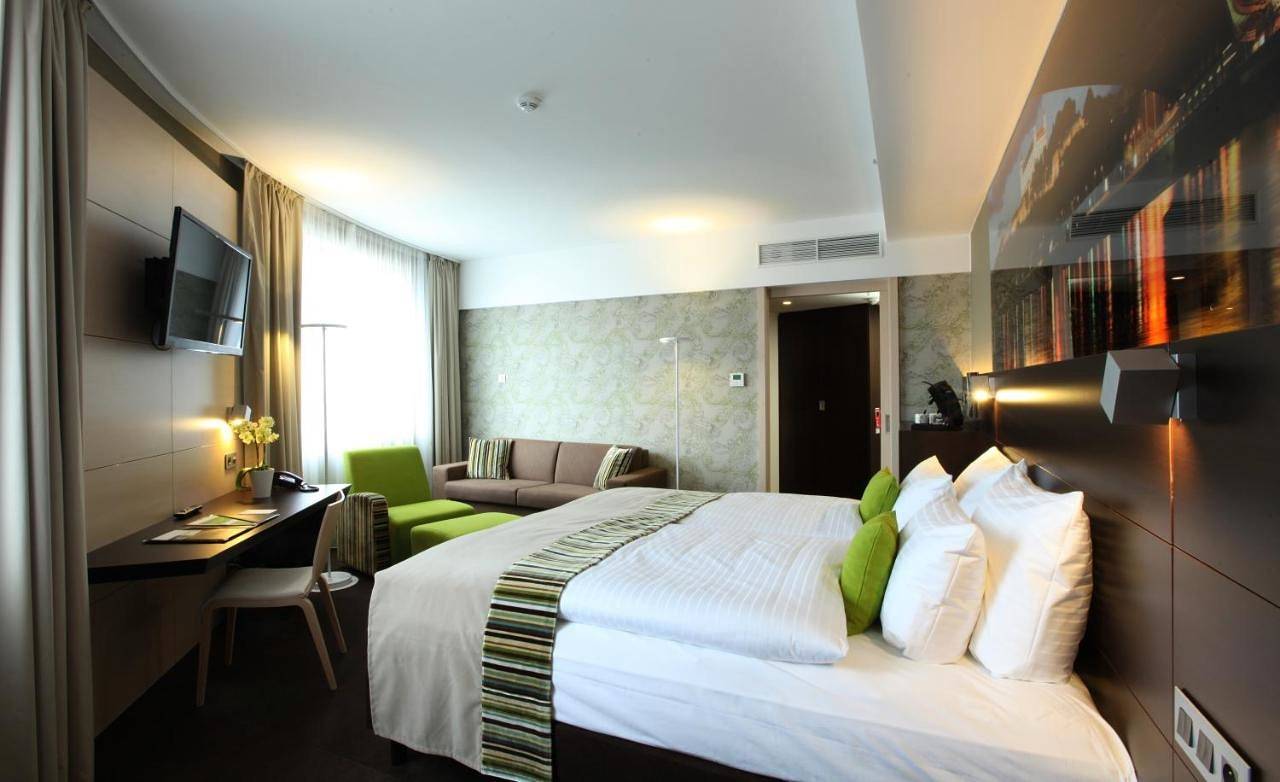 Lindner Hotel Gallery Central in Bratislava, Bratislava und Umgebung