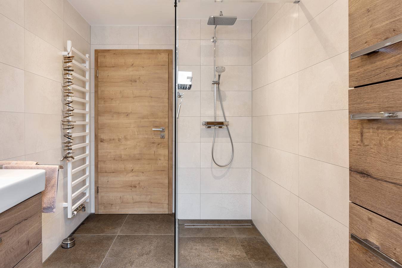 Appartement entier, Appartement de vacances "Landradler" avec terrasse privée, jardin partagé et Wi-Fi in Bad Karlshafen, Hessisches Bergland