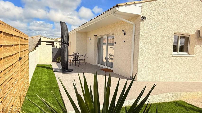 Location de vacances pour 2 personnes, avec piscine et jardin à Pouzolles - 4