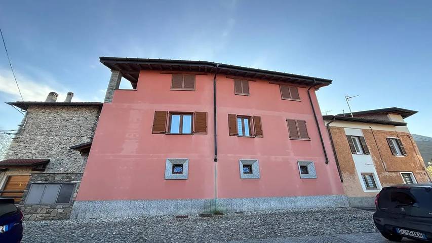 Ferienwohnung für 5 Personen, mit Terrasse, mit Haustier in Brezzo di Bedero