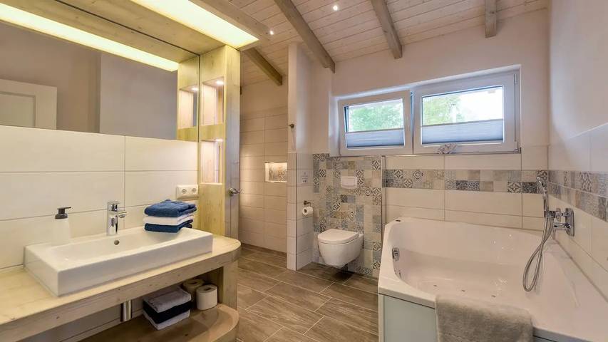 Ferienhaus für 4 Personen, mit Garten und Balkon sowie Whirlpool und Sauna in Hedwigenkoog
