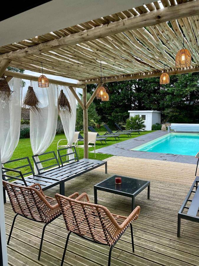 Location de vacances pour 15 personnes, avec vue ainsi que piscine et jardin, animaux acceptés à Saint-Viaud - 2