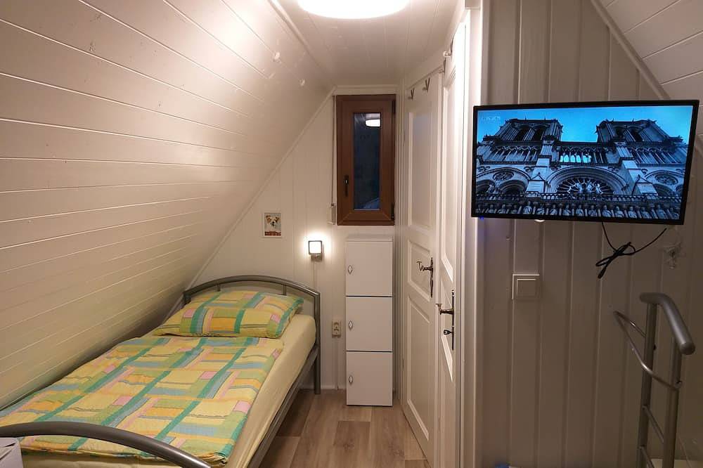 Vacation home with private heated pool in Rietz-Neuendorf, Oder - Spree region