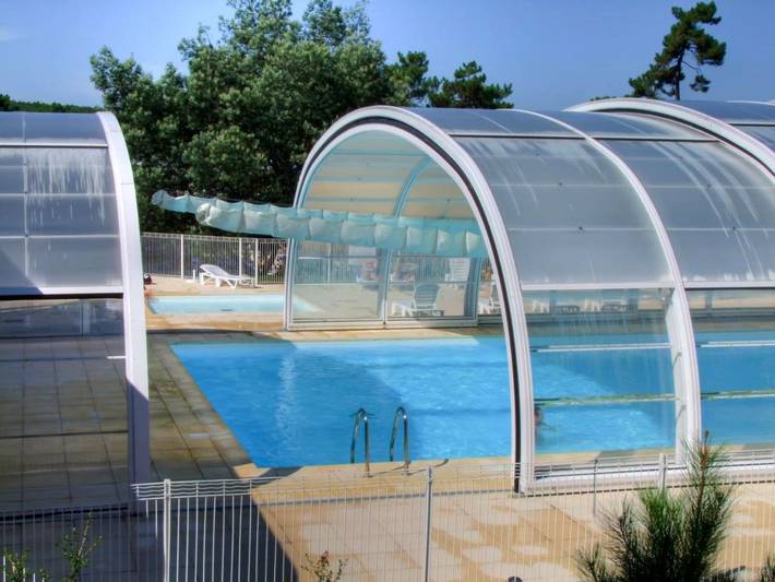 Parc de vacances pour 6 personnes, avec terrasse ainsi que jardin et piscine, animaux acceptés dans Bombannes - 4