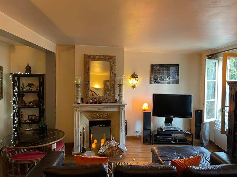 Appartement entier, One-Bedroom Apartment in Senlis, Oise