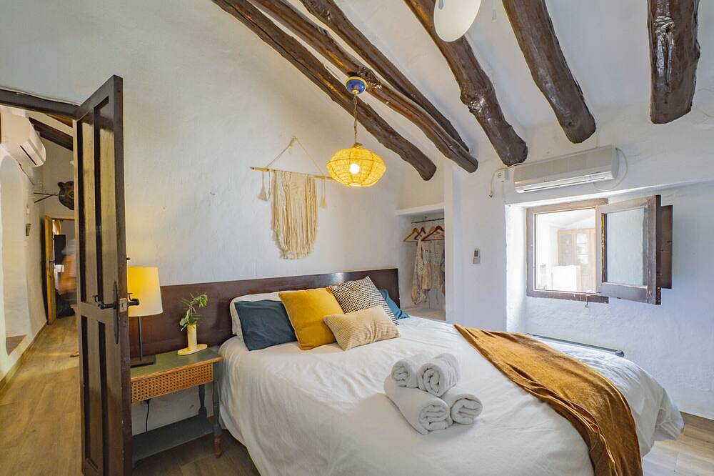Cubo's Cortijo El Perezon / rural / piscina privada / aire acondicionado in Archidona, Provincia de Málaga