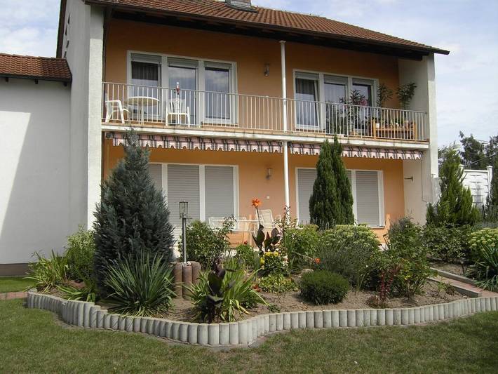 Ferienwohnung für 4 Personen, mit Balkon und Balkon/Terrasse sowie Garten in Zirndorf - 2