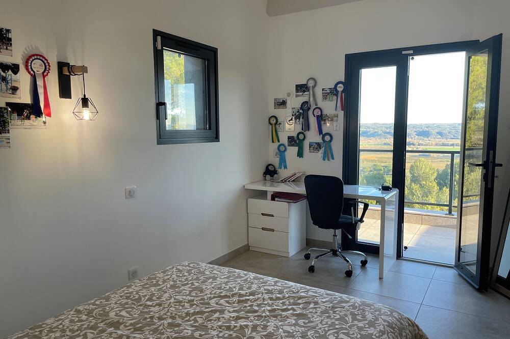 Villa panoramic view in Manosque, Parque natural regional del Luberon