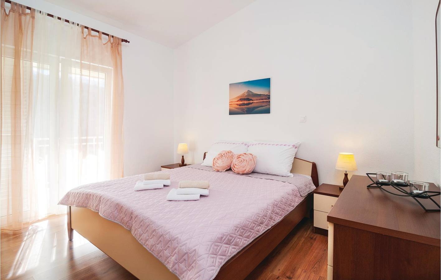 Ganze Ferienwohnung, Gemütliche 1-Zimmer-Wohnung mit Terrasse in der Nähe des Flusses Cetina und lokaler Sehenswürdigkeiten in Slime, Dalmatinisches Zagora