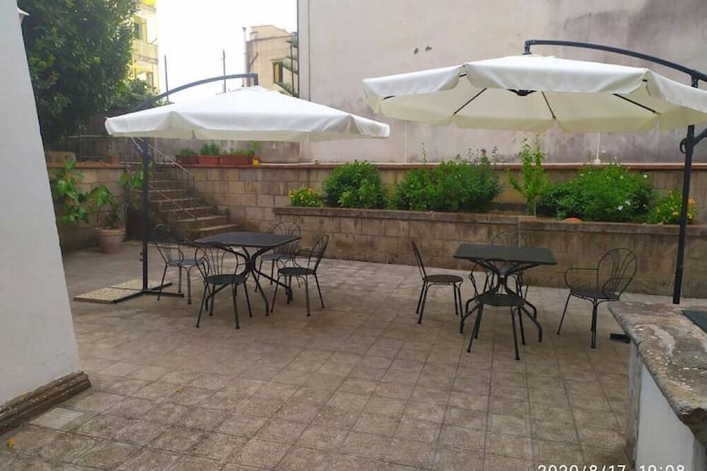 Apartamento entero, Meta di Sorrento - Room on courtyard Pollio in Meta, Provincia de Nápoles