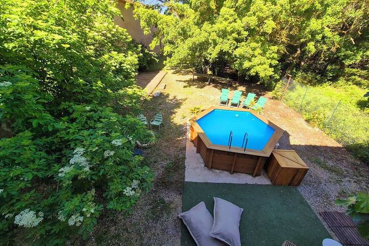 Location de vacances pour 10 personnes, avec balcon et jardin à Narbonne