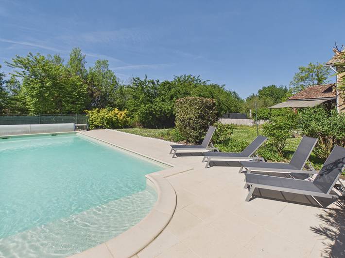 Location de vacances pour 6 personnes, avec jardin à La Chapelle-Aubareil